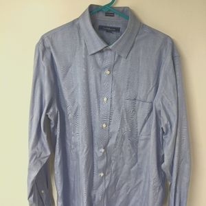 Men's Croft and Barrow light blue dress shirt.